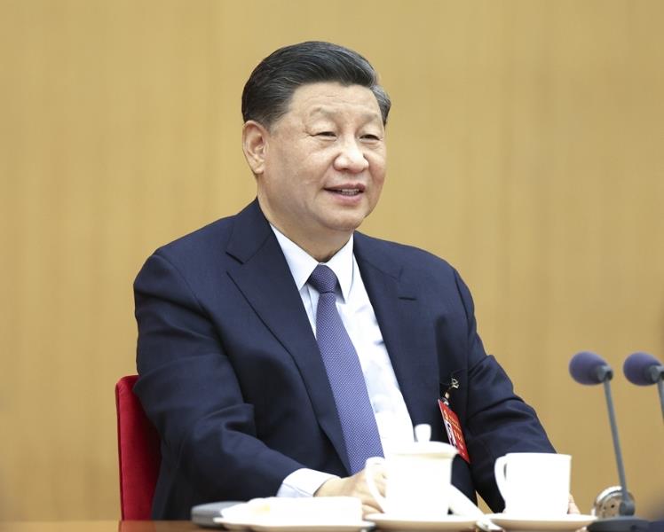 10月17日，习近平同志参加党的二十大广西代表团讨论。新华社记者 鞠鹏 摄